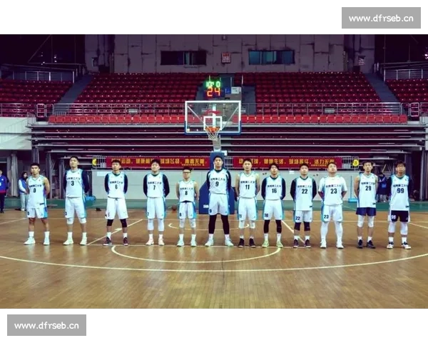 激烈角逐篮球杯赛聚焦强队对抗与青春风采全面展开 - 副本 (3)